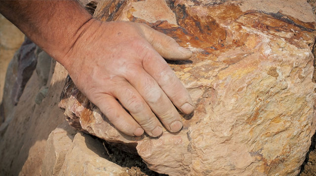 Handarbeit am Naturstein